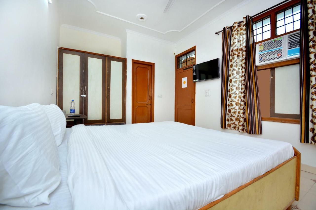 Spot On 44679 Hotel Samrat Sohāna Exteriér fotografie